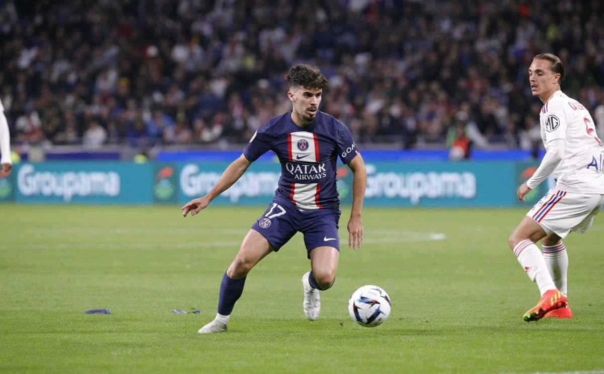 和其他前锋 和其他前锋